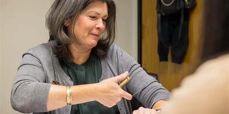 Patient learning how to use a new medical device